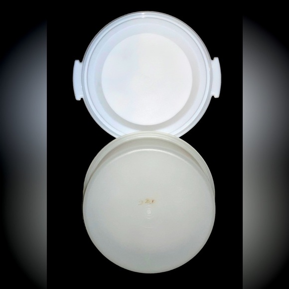 VINTAGE Tupperware Replacement Lot Cake Taker Fruit & Veggie Bowl Two Containers - Picture 5 of 5
